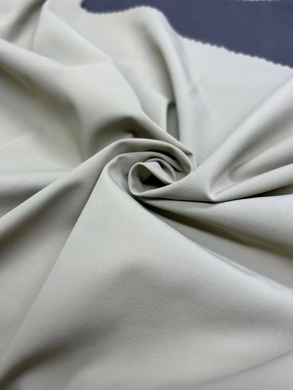 Fabrication en nylon souple 70D+40D*70D+40D 90% nylon 10% spandex 170GSM