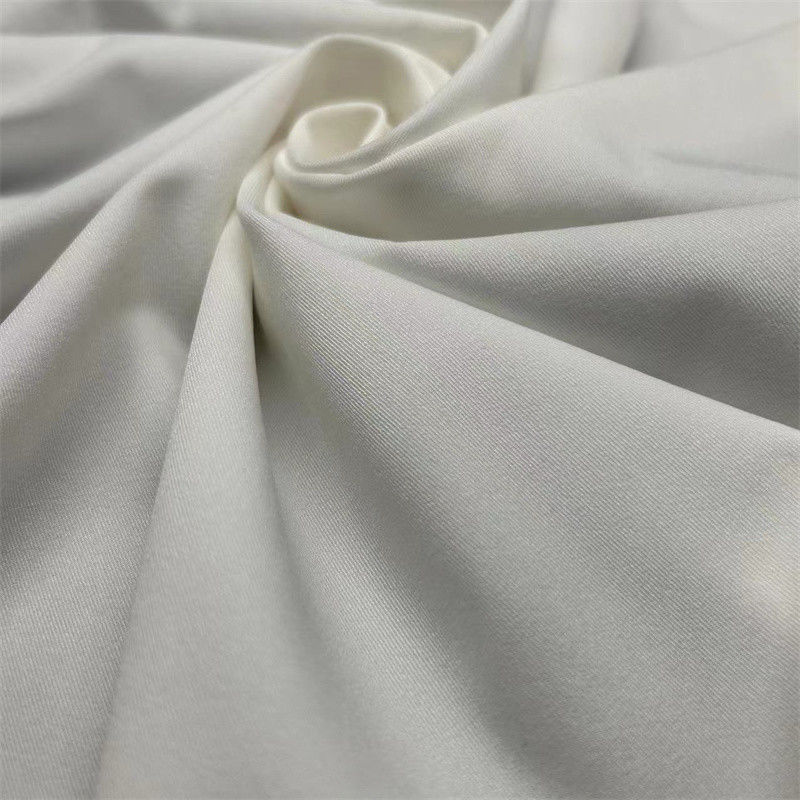 2/2 Twill 4 Way Stretch Tissu en nylon 70D+40D*70D+40D 158GSM personnalisé