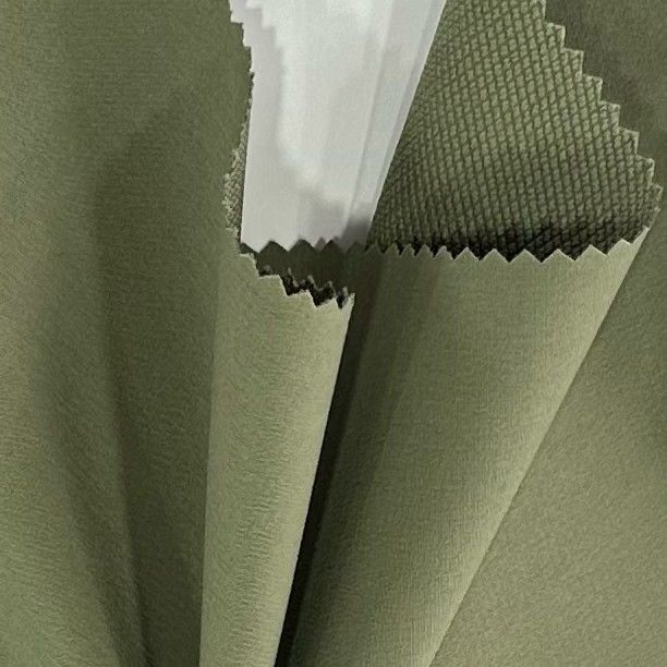 Tissu en polyester à double chaîne à verrouillage à quatre voies pour veste / costume / vêtements de sport