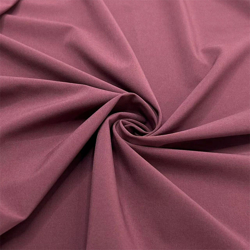 Tissu de tissage en polyester 50D recyclé durable à quatre voies pour vêtements de sport