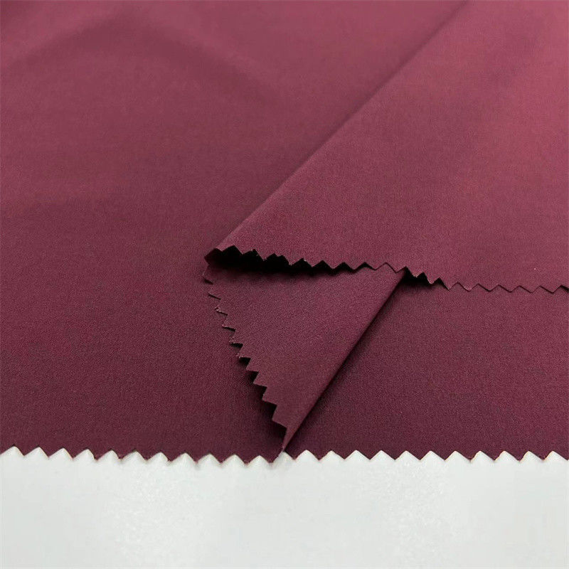 Tissu de tissage en polyester 50D recyclé durable à quatre voies pour vêtements de sport