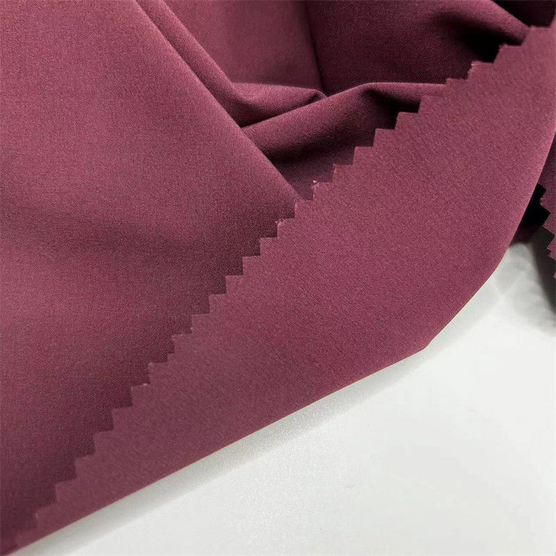 Tissu de tissage en polyester 50D recyclé durable à quatre voies pour vêtements de sport