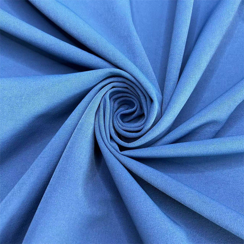 70D+40D*70D+40D+200D Tissu en nylon polyester 235GSM Four Way Stretch Pour les vêtements de sport