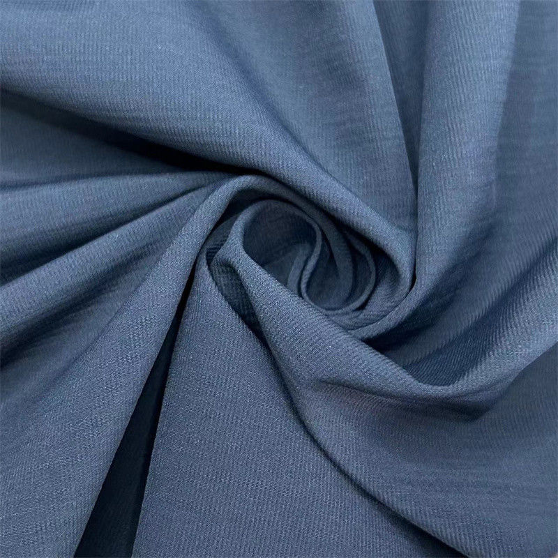 Polyester recyclé Tissu Seersucker à faible étirement T400 texturé comme lin pour vêtements d'extérieur