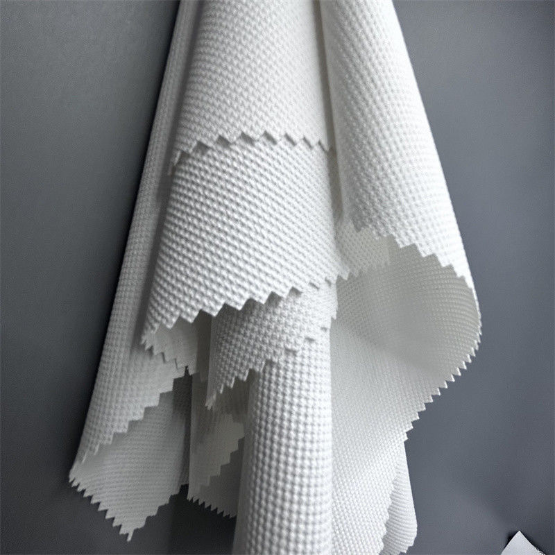 Tissu de polyester à quatre voies avec inclinaison variable 75D+40D*150D+40D 94% polyester recyclé 6% spandex