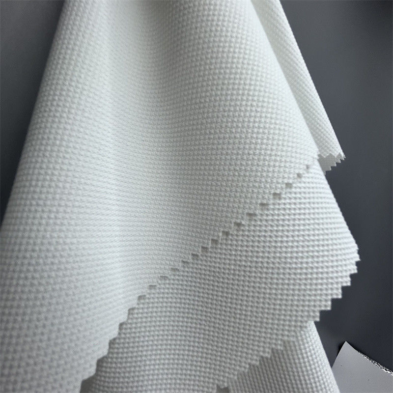 Tissu de polyester à quatre voies avec inclinaison variable 75D+40D*150D+40D 94% polyester recyclé 6% spandex