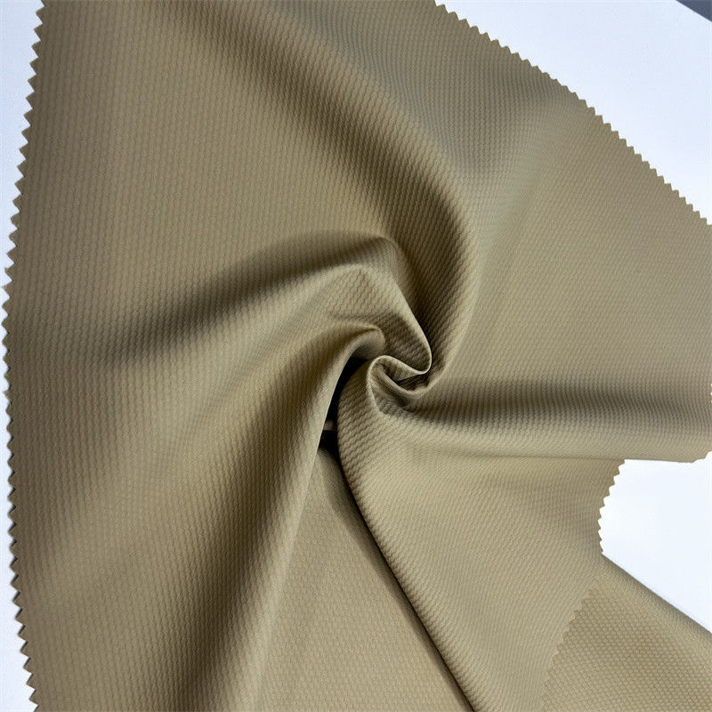 Test de football 75D*75D 100 Tissu de polyester recyclé 119GSM Vêtements de sport