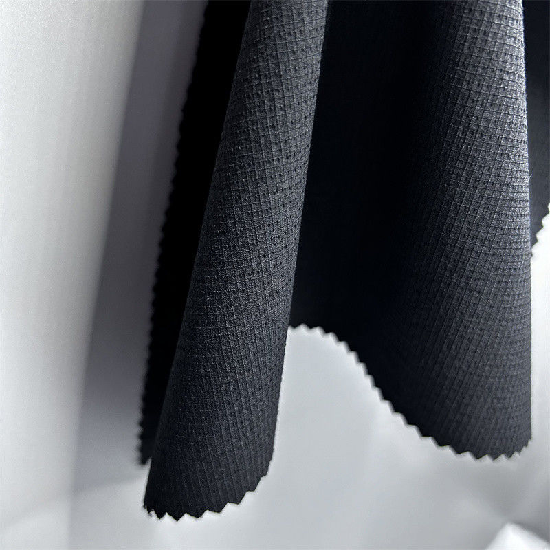 Tissu de montagne à carreaux en nylon semi-brillant Texte élastique épaisse pour vêtements de plein air