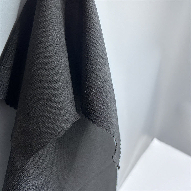 75*300 Tissu d'alpinisme à carreaux doté d'une texture souple et élastique pour les activités de plein air