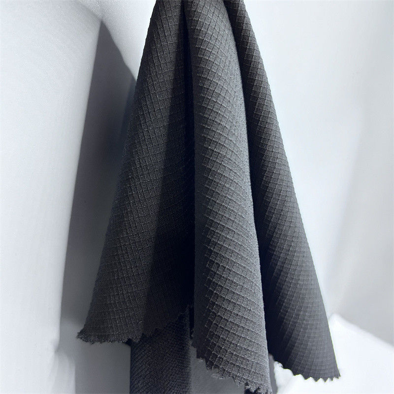 75*300 Tissu d'alpinisme à carreaux doté d'une texture souple et élastique pour les activités de plein air